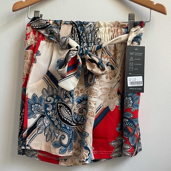 Floral Print Paperbag Waist Belted Shorts. - Picture 2 of 11